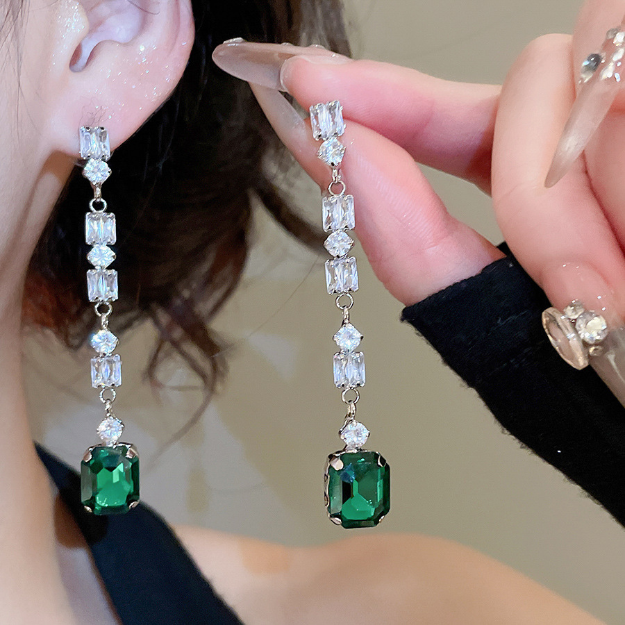 Women'S Green Formal Wear - ต่างหูทรงสี่เหลี่ยมสีเขียวประดับเพชรซิคอนสำหรับผู้หญิง ต่างหูห้อยระย้าทรงเรขาคณิตแบบยาว สไตล์เรโทร เหมาะสำหรับงานปาร์ตี้ ของขวัญเครื่องประดับ Bijoux