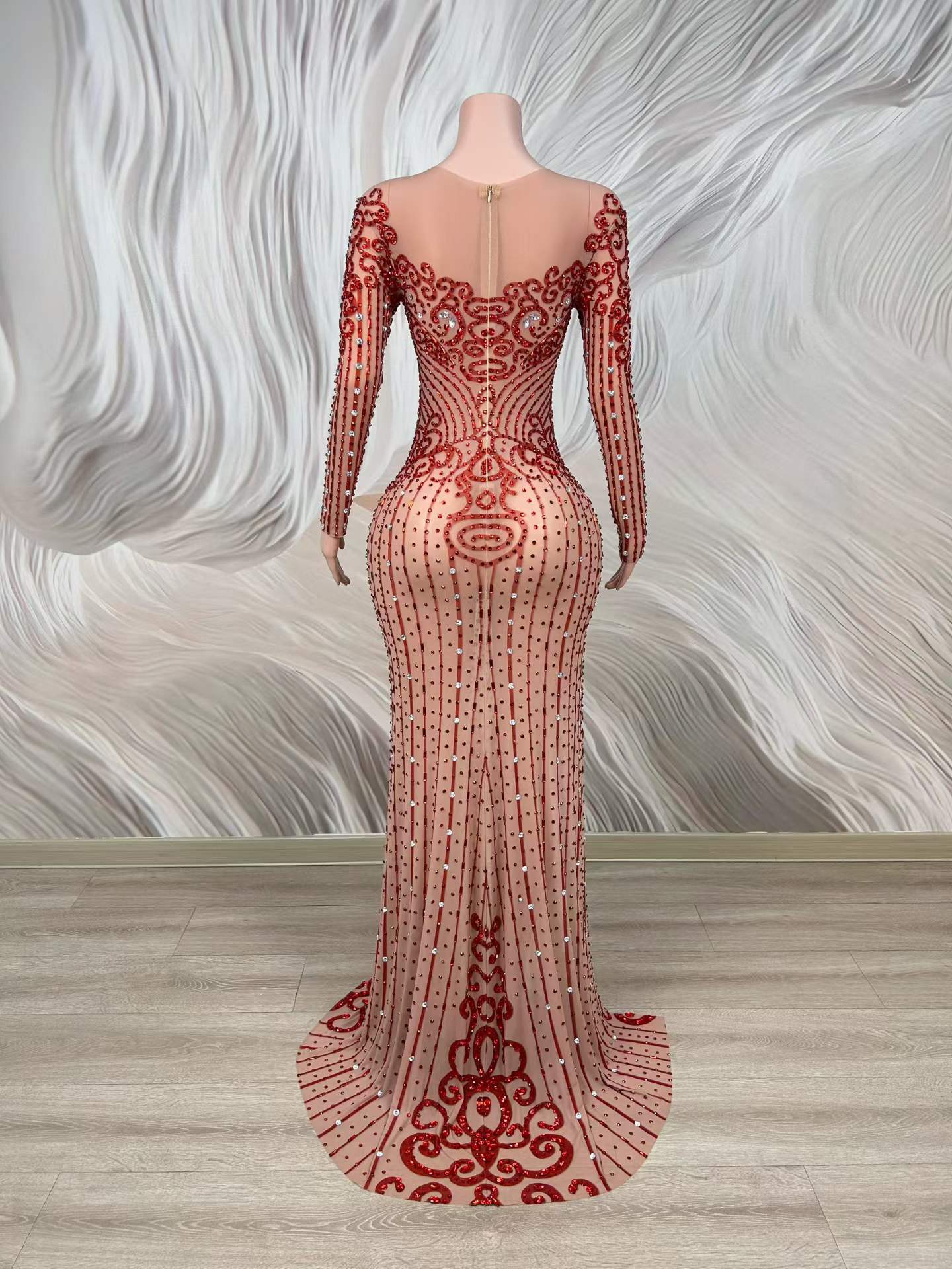 ชุดราตรีซีทรูตาข่ายประดับคริสต - Women Formal Wear Photoshoot บทวิจารณ์และราคา