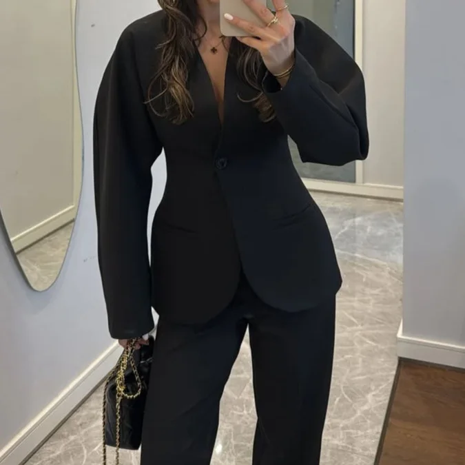 ชุดสูทผู้หญิงสีดำ คอวี ผูกเอว  - Women Formal Wear Black บทวิจารณ์และราคา