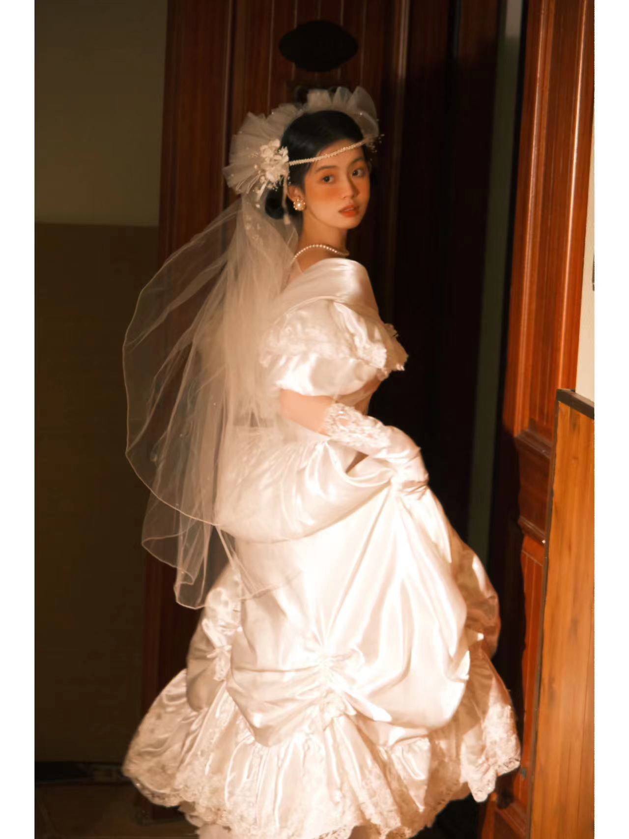 ชุดแต่งงานสไตล์ฮ่องกงวินเทจ ผ้ - Women Formal Wear Ethnic บทวิจารณ์และราคา